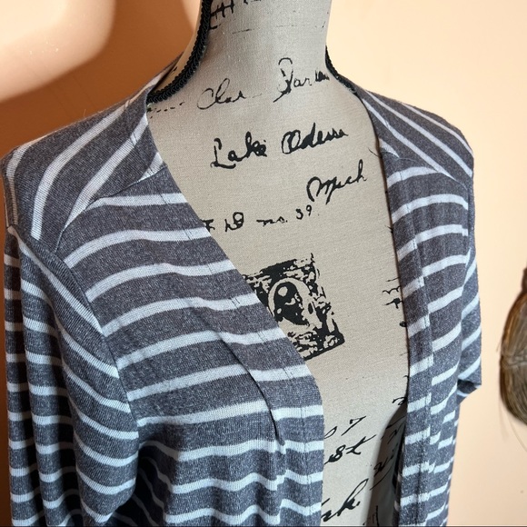 💚Lularoe duster - Picture 3 of 5